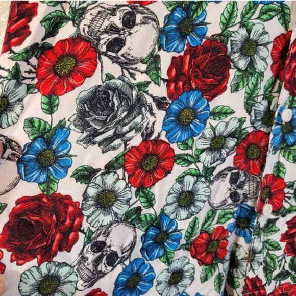 Life is a Beach Good Vibes Skull and Roses Men’s Short Sleeve Button Down Shirt - Picture 3 of 5